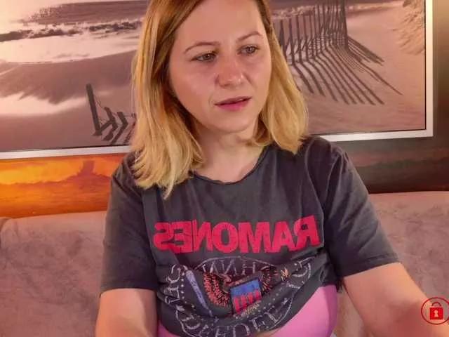 BigBoobsARRI from BongaCams