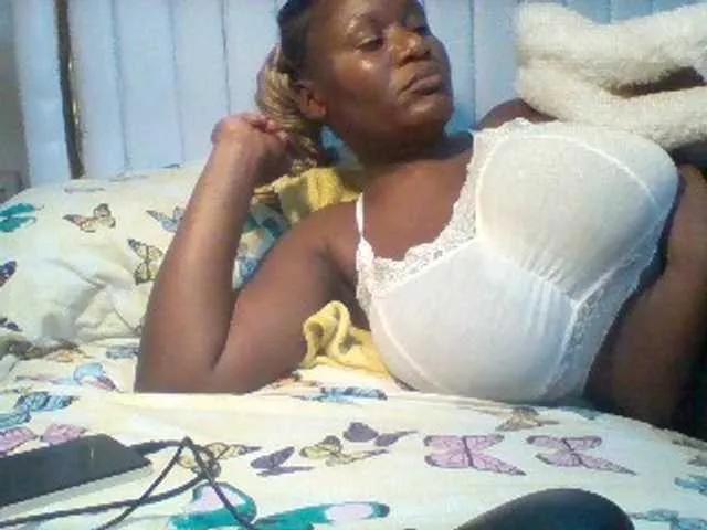 BoobieQueen from BongaCams