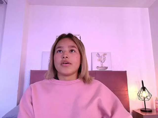 CamiilaGlow from BongaCams is Freechat