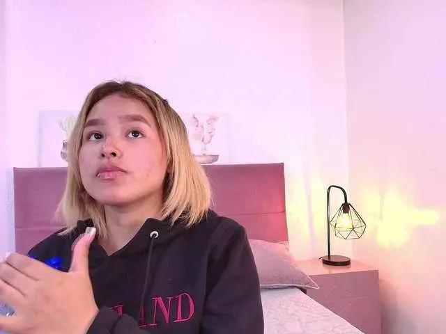 CamiilaGlow from BongaCams is Freechat