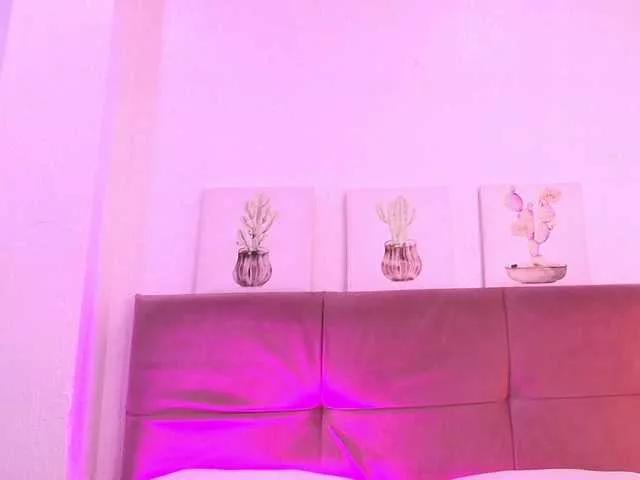 CamiilaGlow from BongaCams is Freechat