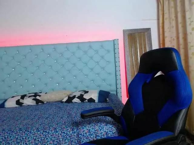 Camila-curvy18 from BongaCams is Freechat