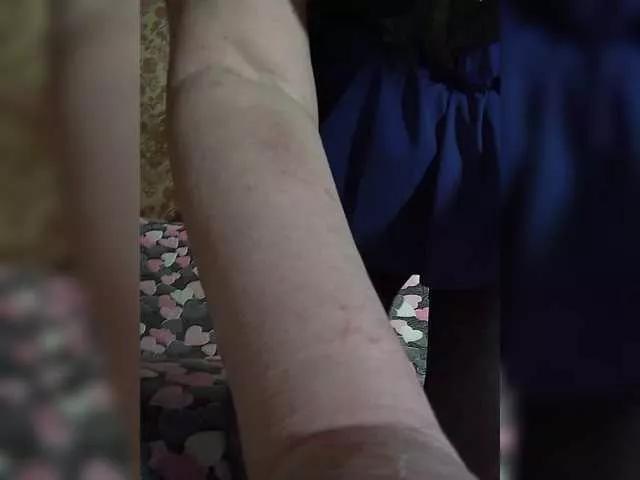 CarrieQueen from BongaCams