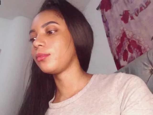 Cata-Santana from BongaCams