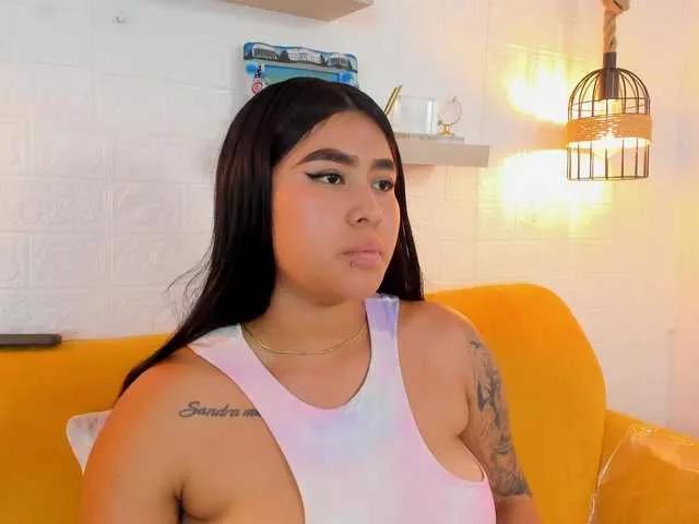 Discover our girls online shows and discover the company of countless livestreamers, with stunning shapes, sex toys and more.