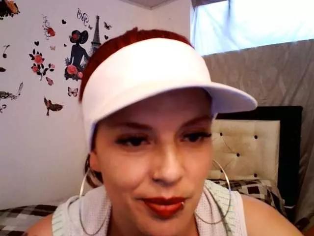 Discover our girls online shows and discover the company of countless livestreamers, with stunning shapes, sex toys and more.