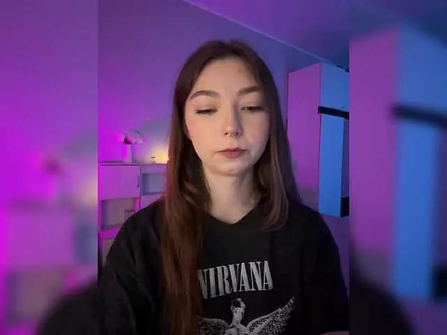 Discover our girls online shows and discover the company of countless livestreamers, with stunning shapes, sex toys and more.