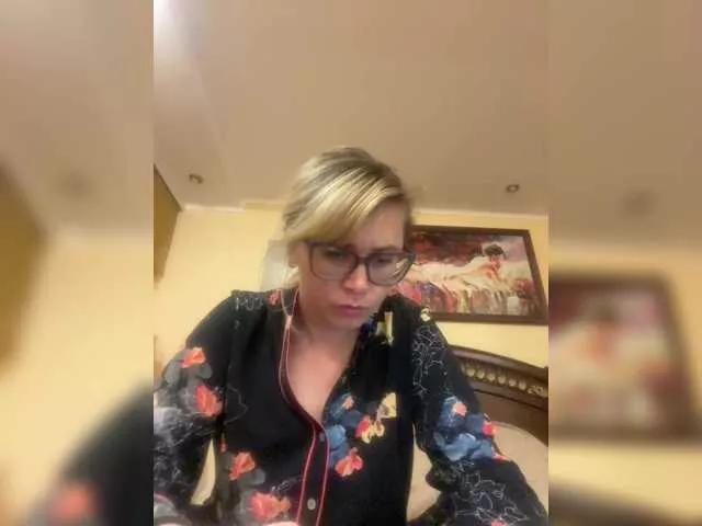 Crystal00Girl from BongaCams is Freechat
