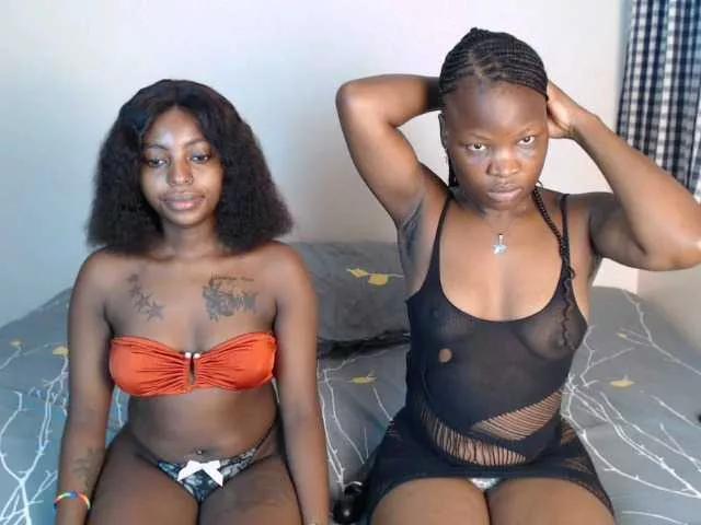 Discover our girls online shows and discover the company of countless livestreamers, with stunning shapes, sex toys and more.