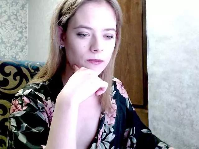 DanaXSmile from BongaCams