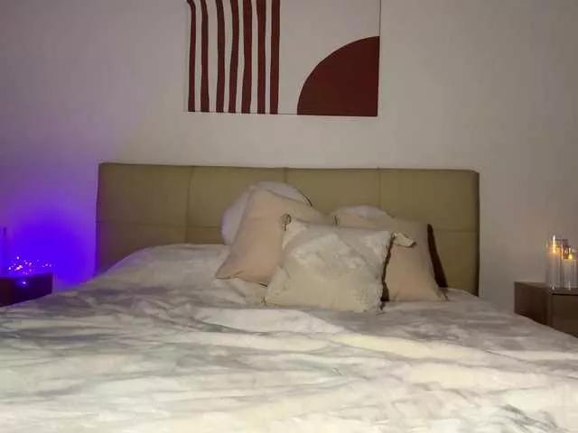 DennaEffinger from BongaCams