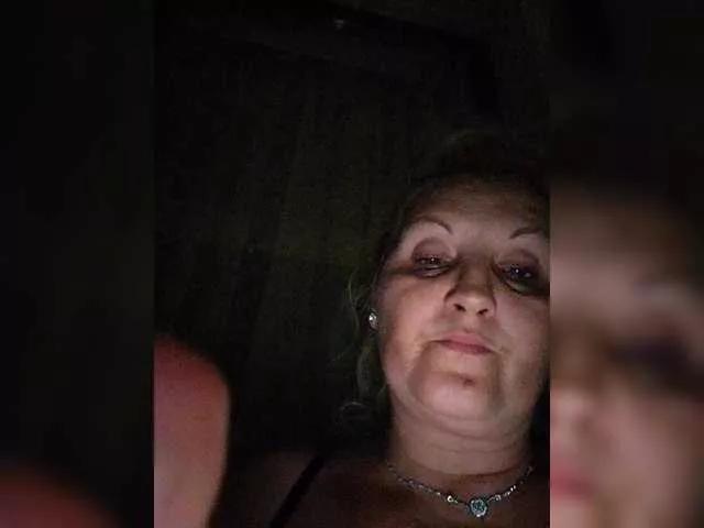 DivineBlond from BongaCams