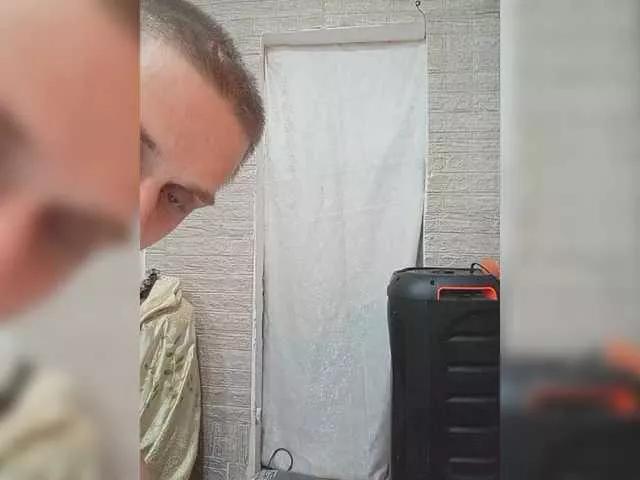 Dmeesk from BongaCams