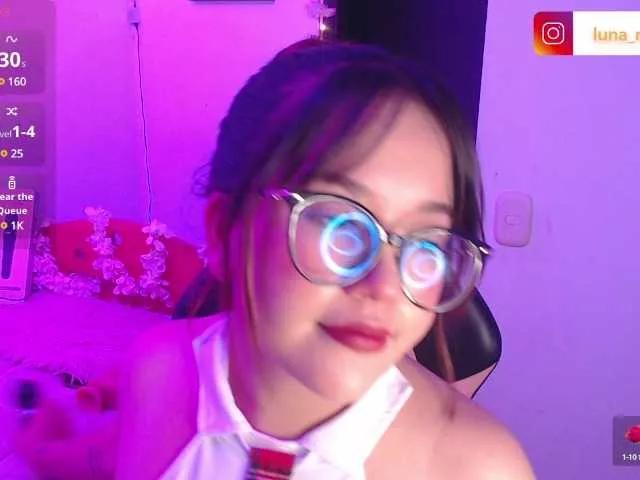 Dollielove from BongaCams