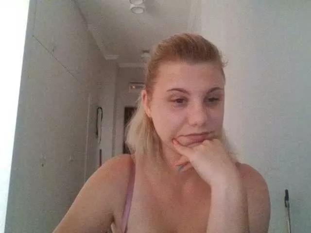 Dollye from BongaCams