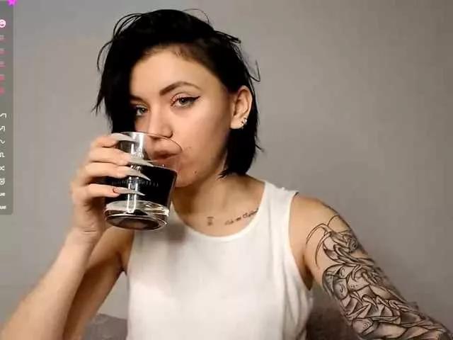 EleanorBaker from BongaCams