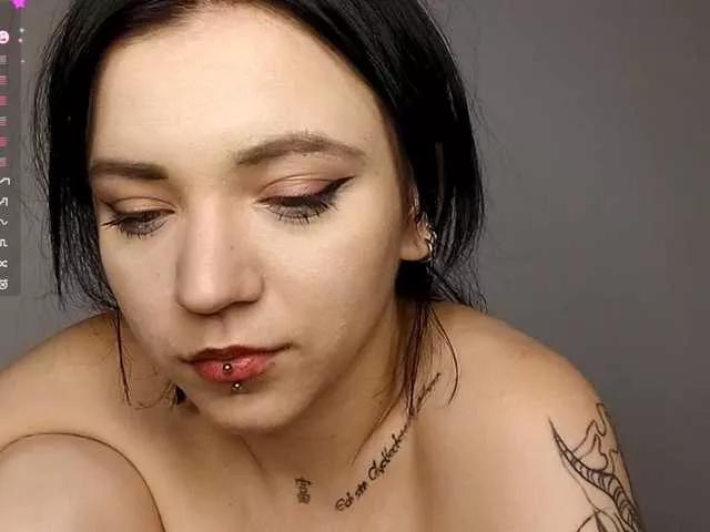EleanorBaker from BongaCams