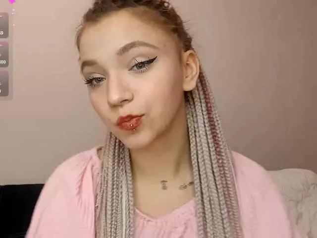EleanorBaker from BongaCams