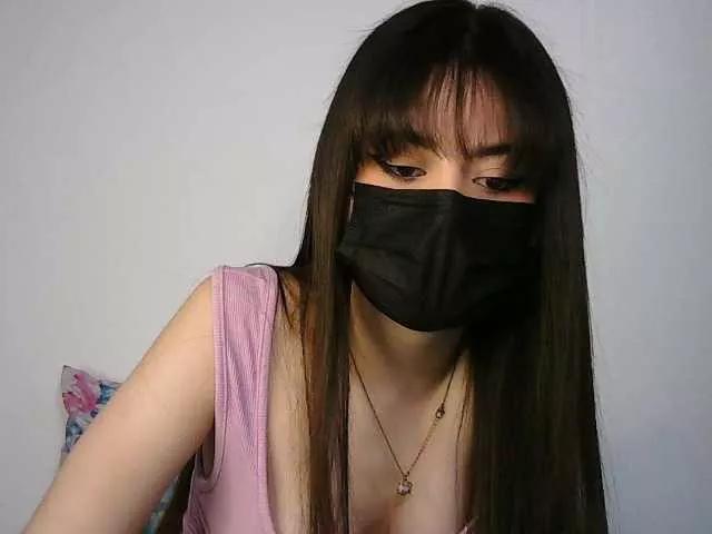 Discover our girls online shows and discover the company of countless livestreamers, with stunning shapes, sex toys and more.