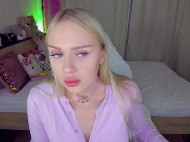 ElinaOcean webcams show profile image 