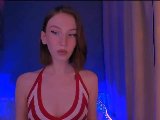 ellaamber from BongaCams