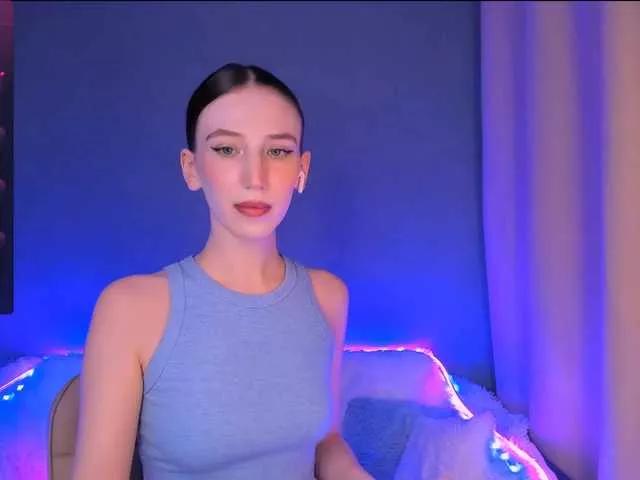 ellaamber from BongaCams