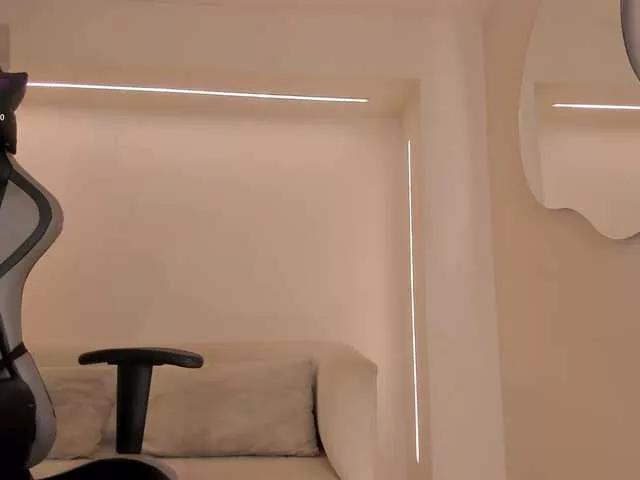 EllaClark from BongaCams