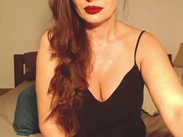 ellaine from BongaCams