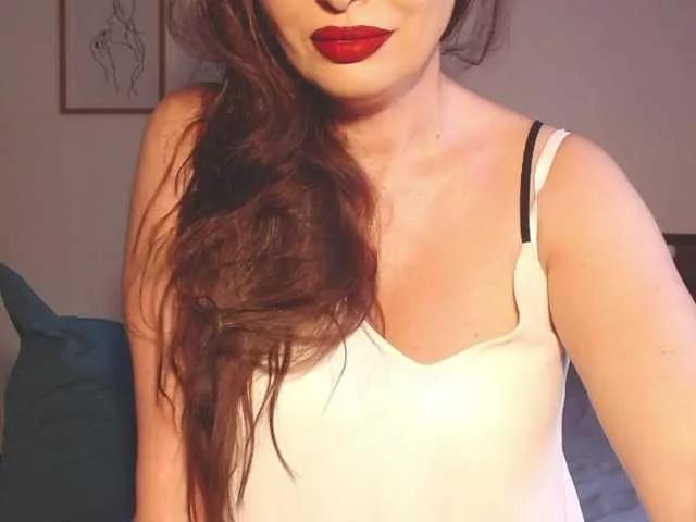 ellaine from BongaCams