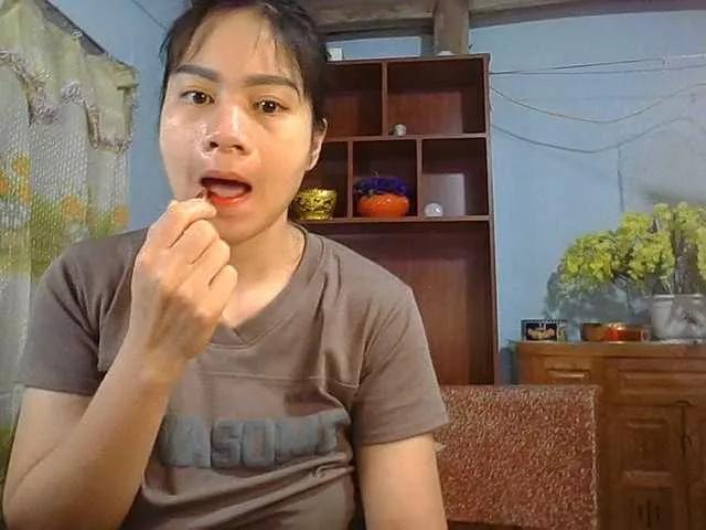 EllaShow93 from BongaCams