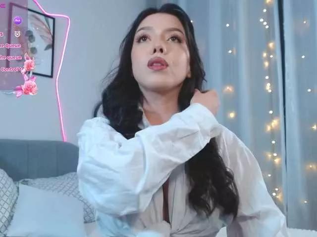 ElliLin from BongaCams