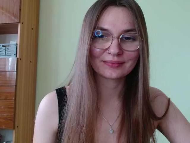 Ellyxcute from BongaCams