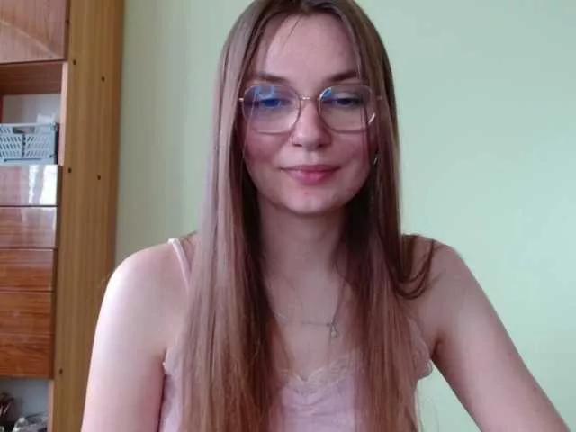 Ellyxcute from BongaCams