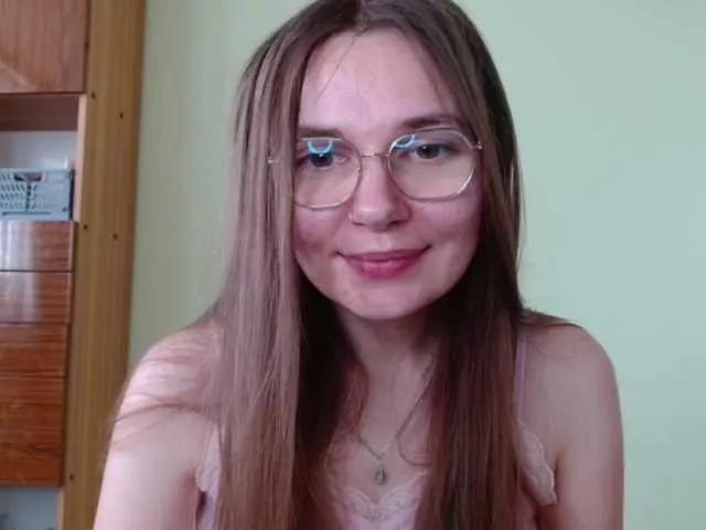 Ellyxcute from BongaCams