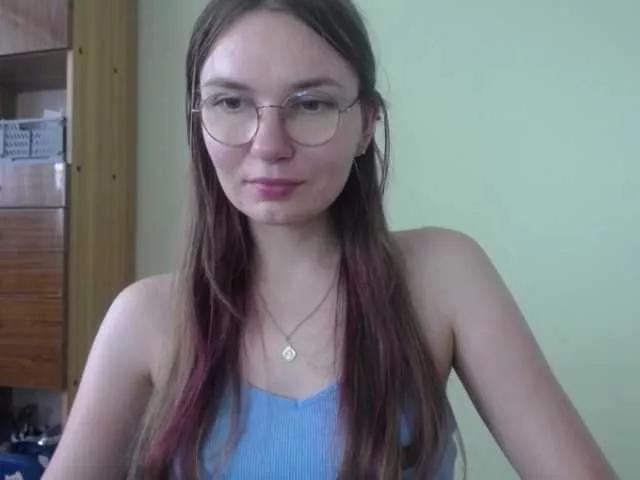 Ellyxcute from BongaCams