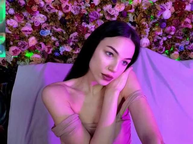 EmilyLuxxxury from BongaCams is Freechat