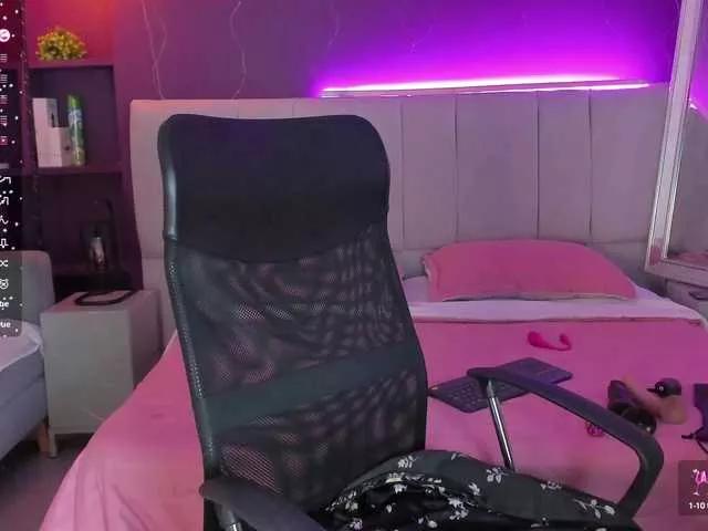 Emma-Bonnett from BongaCams