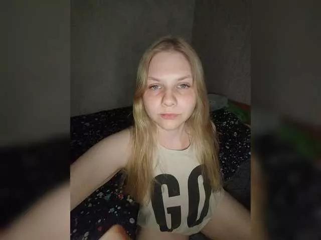 Discover our girls online shows and discover the company of countless livestreamers, with stunning shapes, sex toys and more.