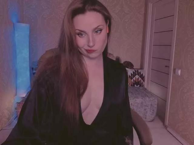 Esmeerrr from BongaCams