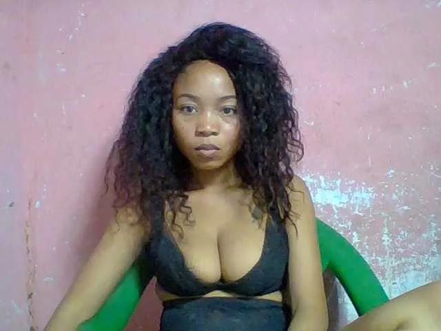 Estelahh from BongaCams