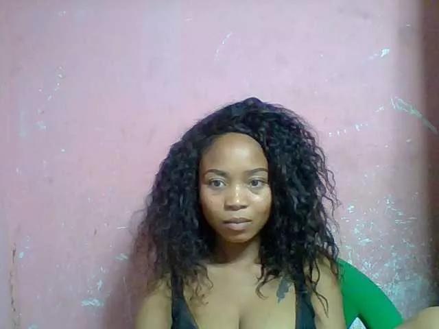 Estelahh from BongaCams