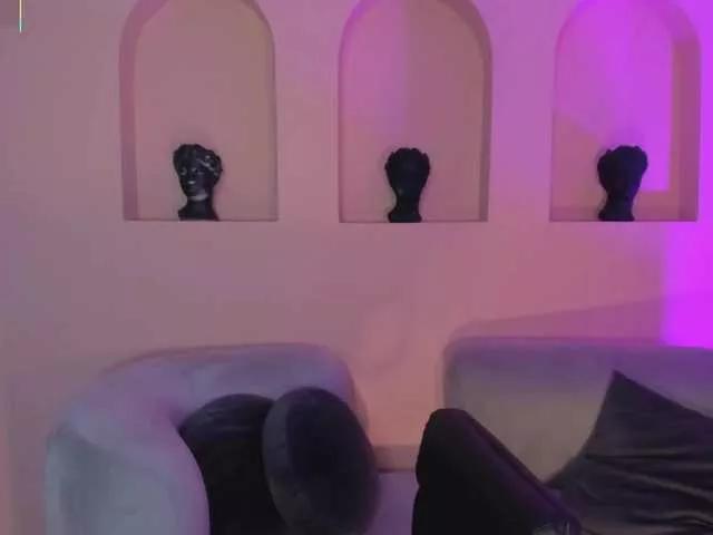 EveBenson from BongaCams