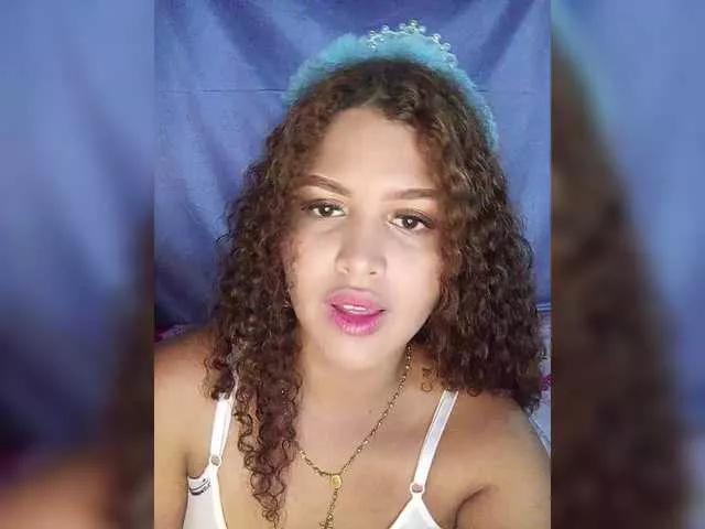 FANNIE22 from BongaCams