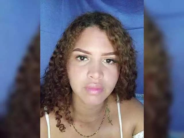 FANNIE22 from BongaCams