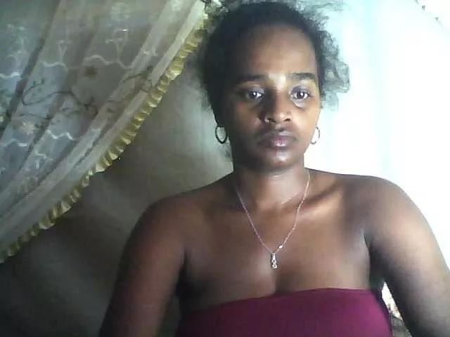 Flania from BongaCams