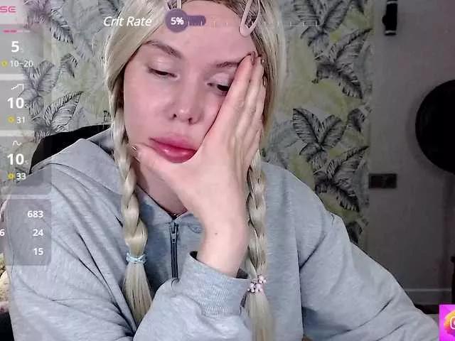 Discover our girls online shows and discover the company of countless livestreamers, with stunning shapes, sex toys and more.