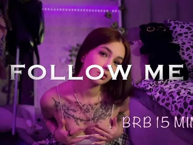 Discover our girls online shows and discover the company of countless livestreamers, with stunning shapes, sex toys and more.