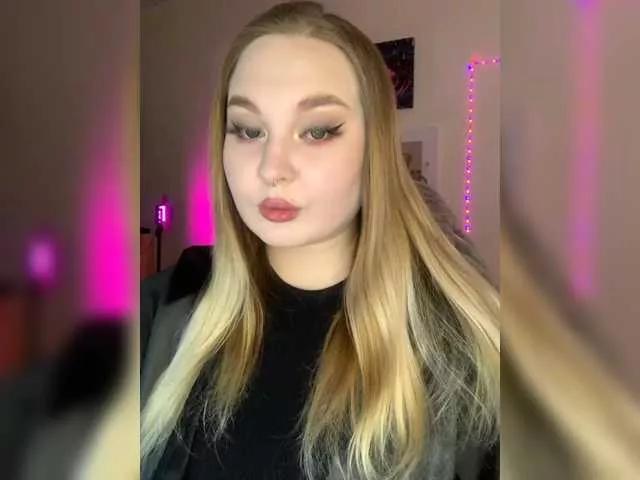 Greeenfriends6969 from BongaCams