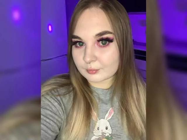 Greeenfriends6969 from BongaCams