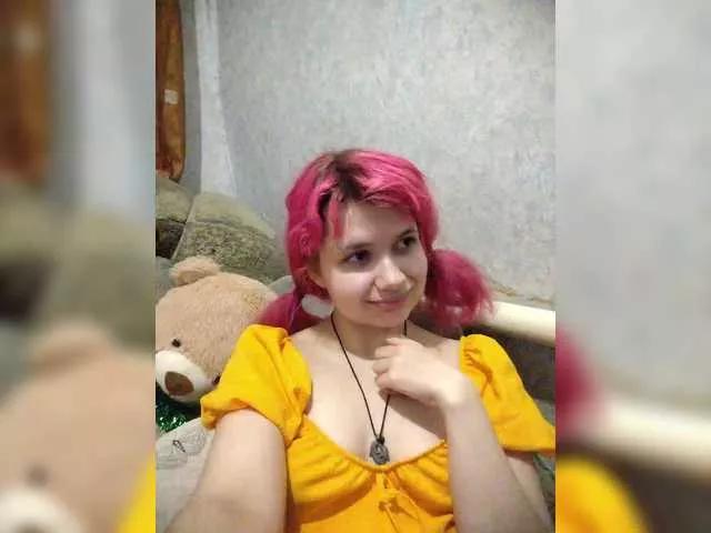 Discover our girls online shows and discover the company of countless livestreamers, with stunning shapes, sex toys and more.